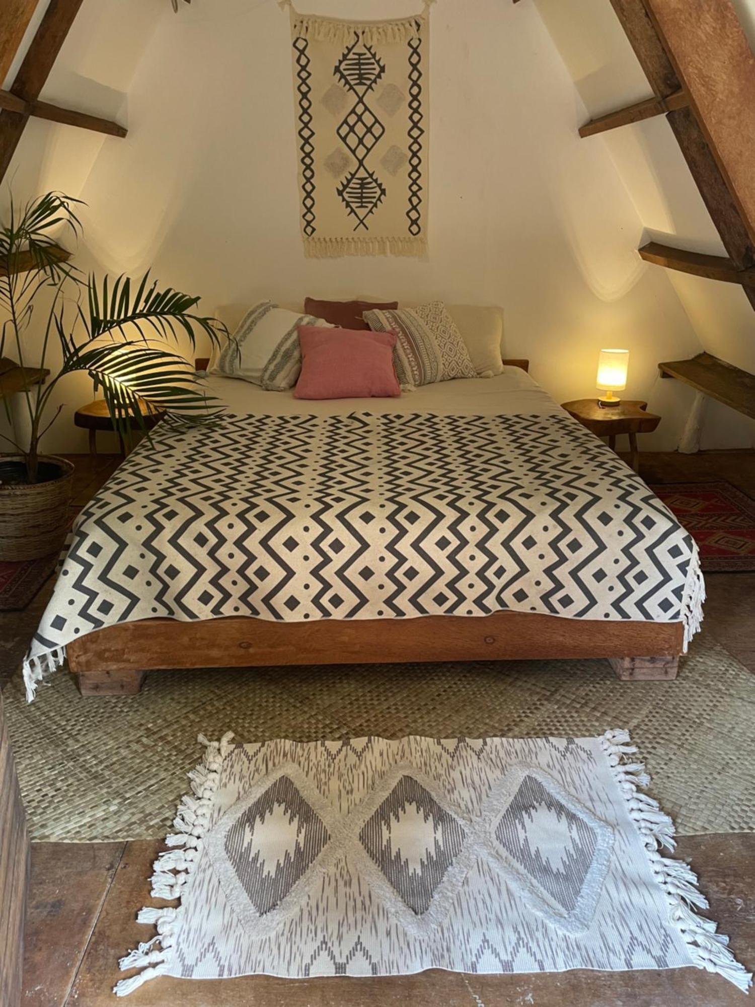 מלון ג'נרל לונה La Boheme Boutique Glamping מראה חיצוני תמונה