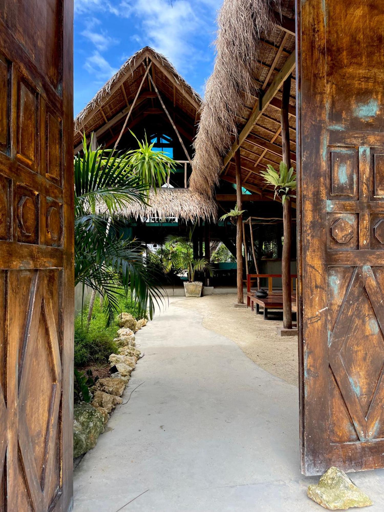 מלון ג'נרל לונה La Boheme Boutique Glamping מראה חיצוני תמונה